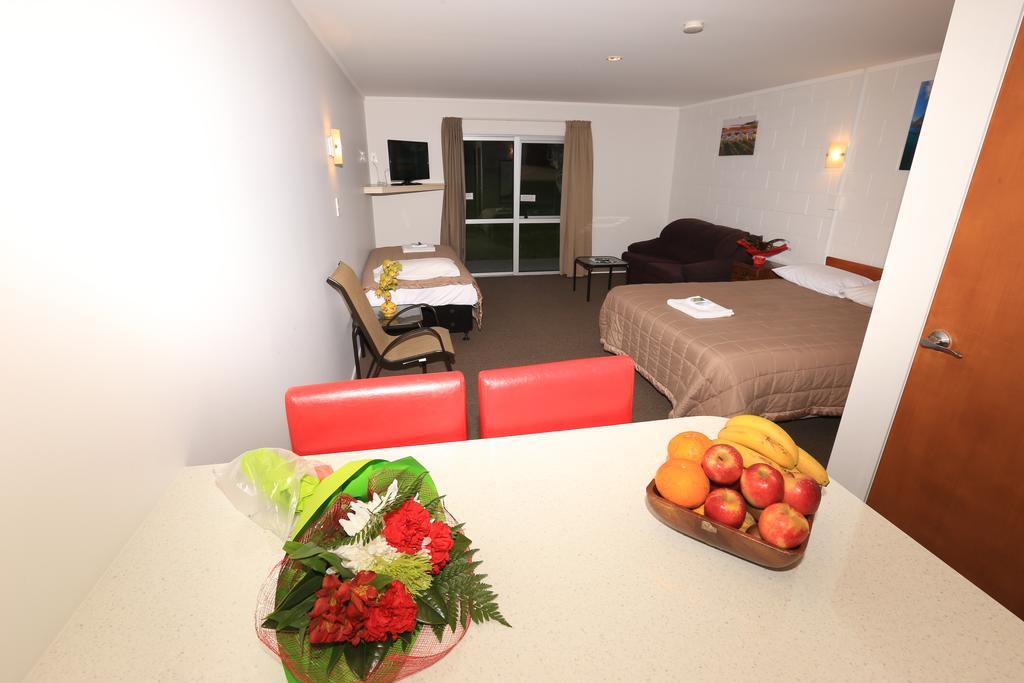 Waiuku Motel ภายนอก รูปภาพ